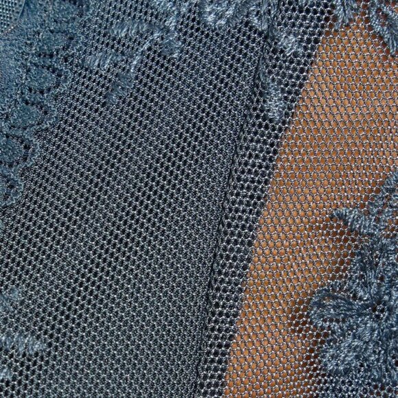 True Teal Embroidered Tie Front Top NEW Size M - Picture 6 of 6